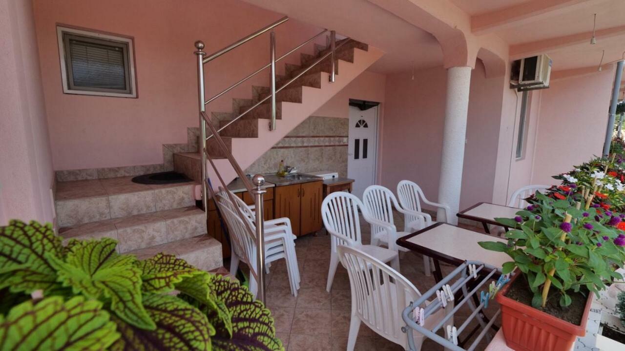 Familien Apartment Zeno อุลซิน ภายนอก รูปภาพ