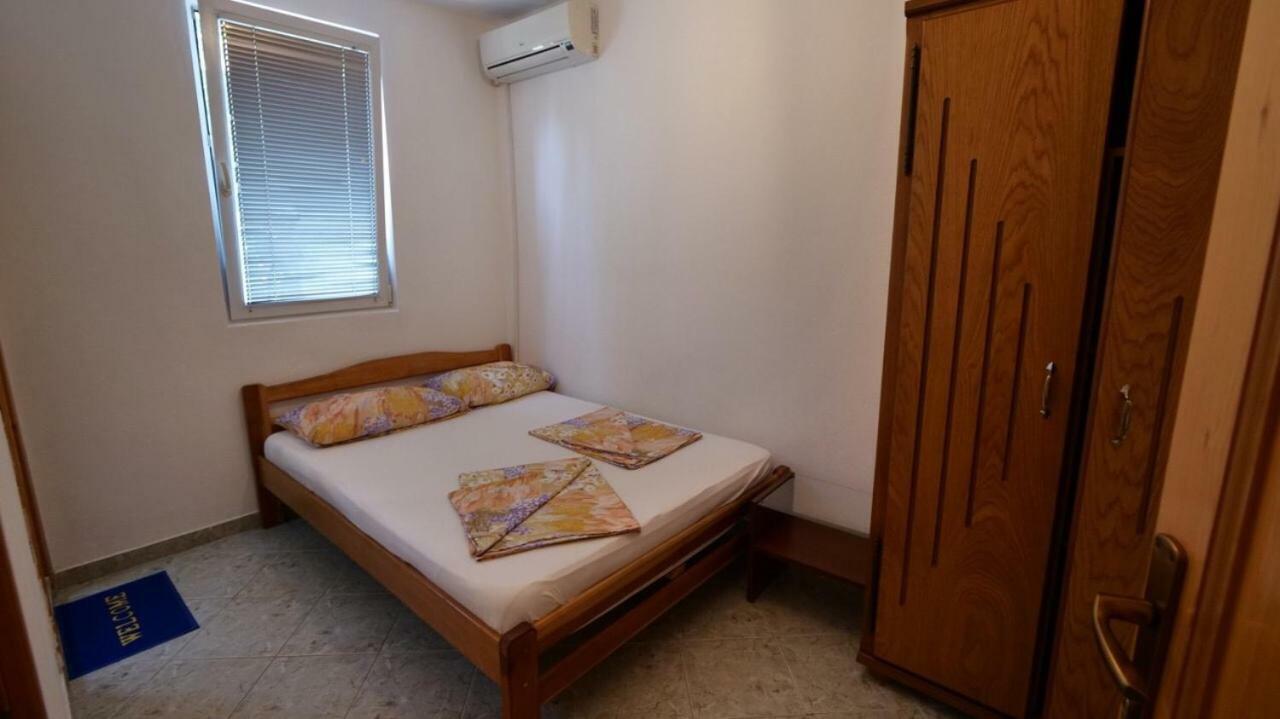 Familien Apartment Zeno อุลซิน ภายนอก รูปภาพ